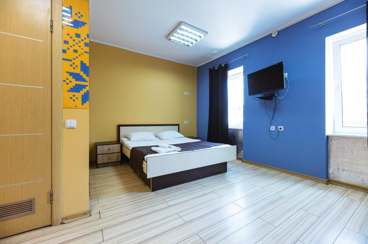 Guest House "Golden Gate 911 " Kiev Esterno foto