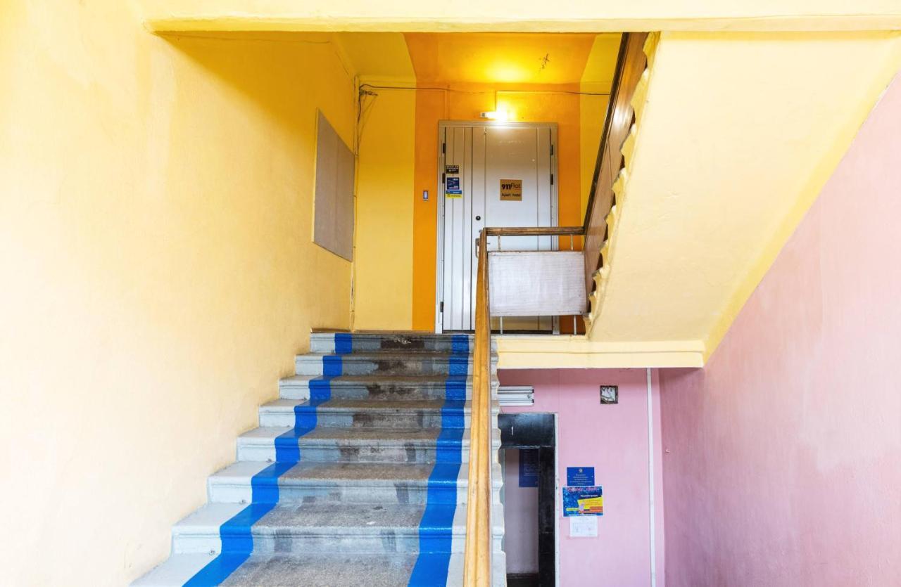 Guest House "Golden Gate 911 " Kiev Esterno foto