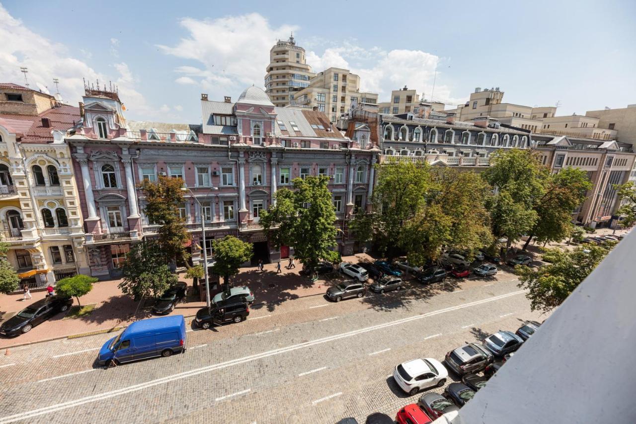 Guest House "Golden Gate 911 " Kiev Esterno foto