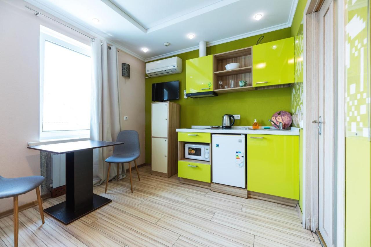 Guest House "Golden Gate 911 " Kiev Esterno foto
