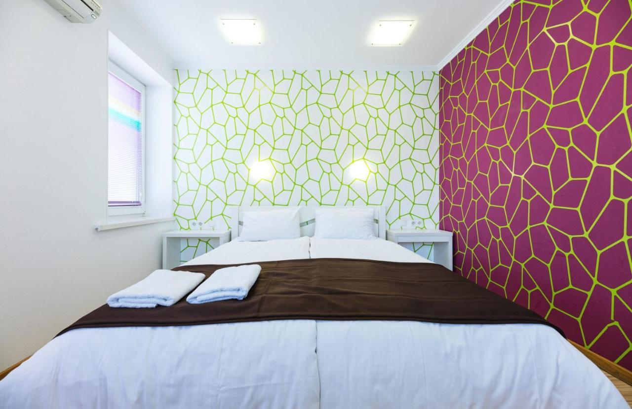 Guest House "Golden Gate 911 " Kiev Esterno foto