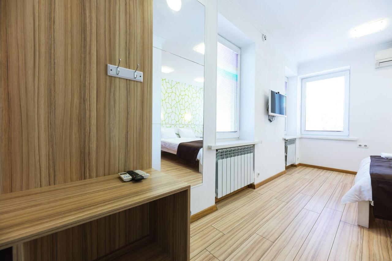 Guest House "Golden Gate 911 " Kiev Esterno foto