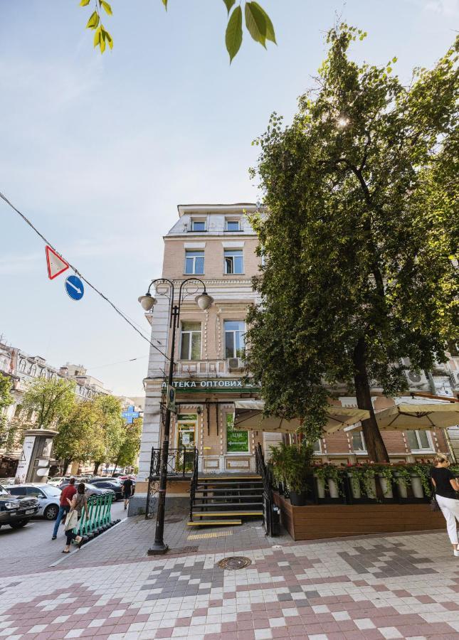 Guest House "Golden Gate 911 " Kiev Esterno foto