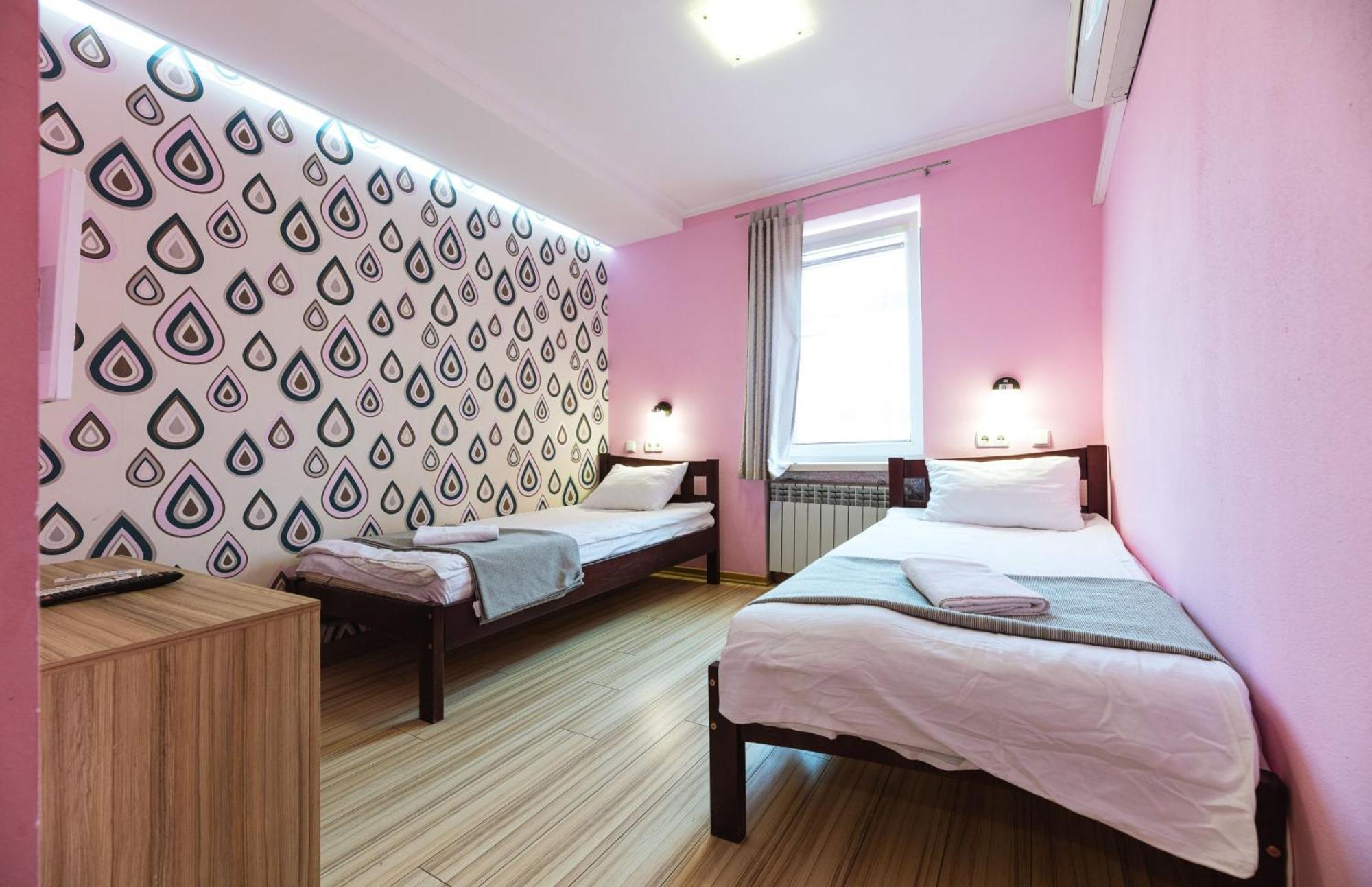 Guest House "Golden Gate 911 " Kiev Esterno foto