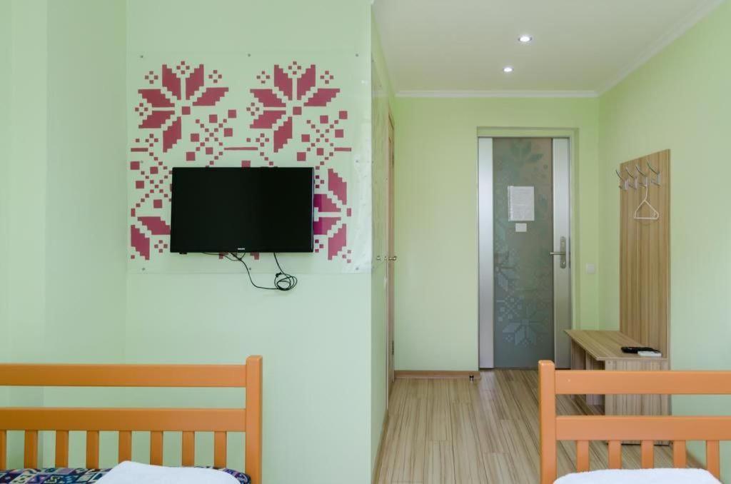 Guest House "Golden Gate 911 " Kiev Esterno foto