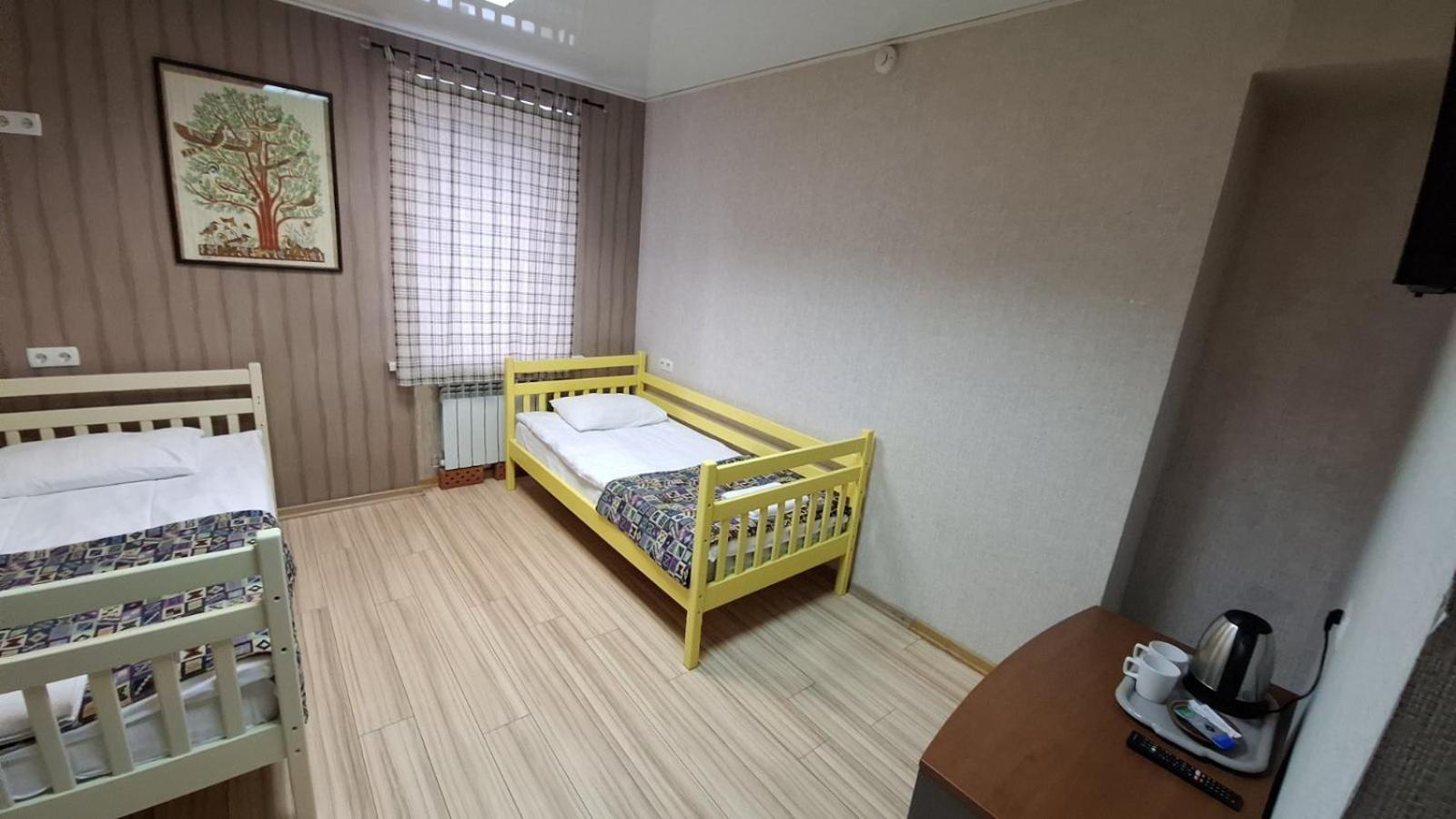 Guest House "Golden Gate 911 " Kiev Esterno foto
