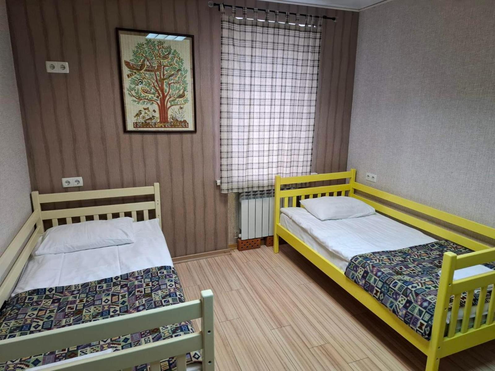 Guest House "Golden Gate 911 " Kiev Esterno foto