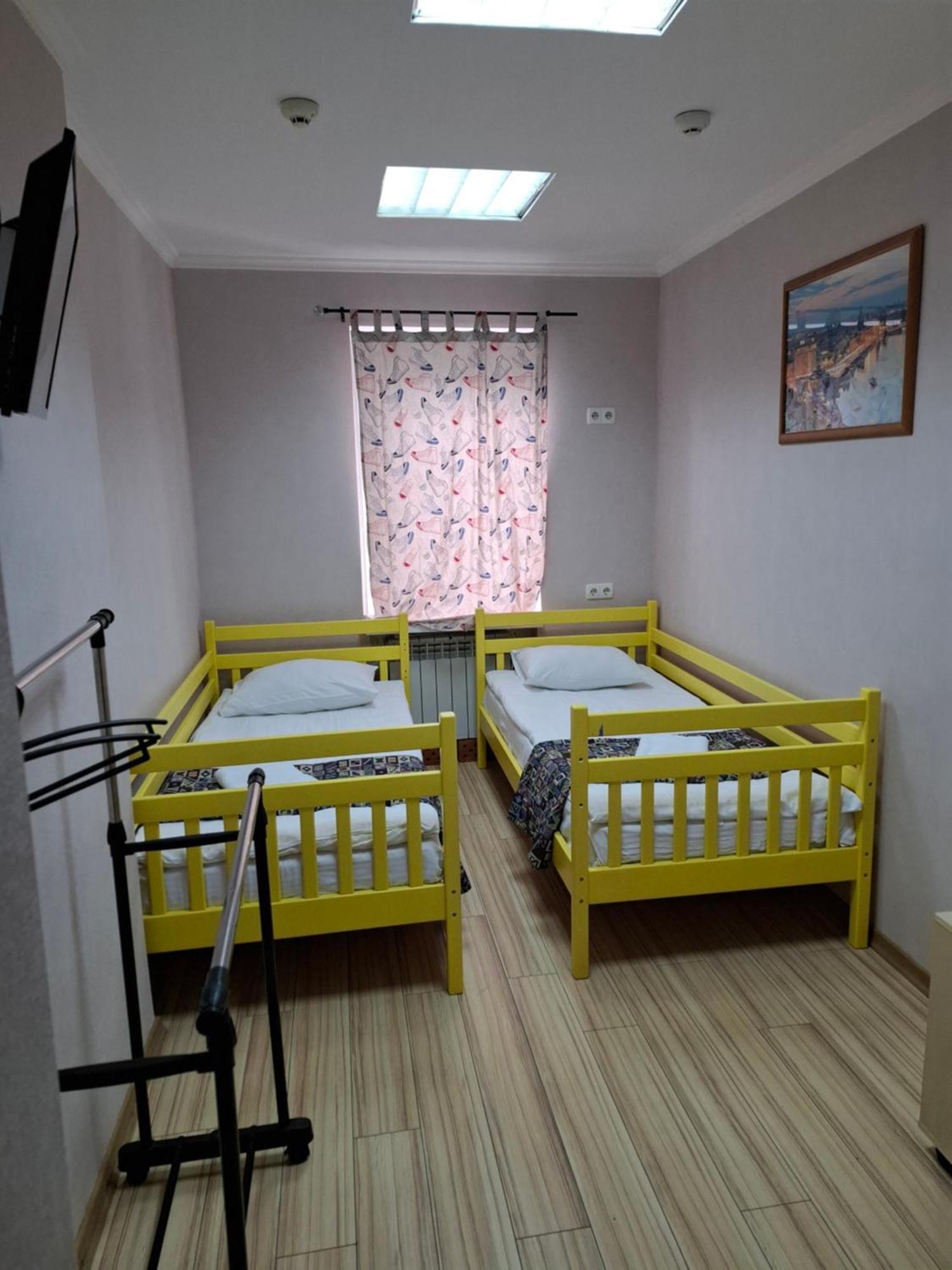 Guest House "Golden Gate 911 " Kiev Esterno foto
